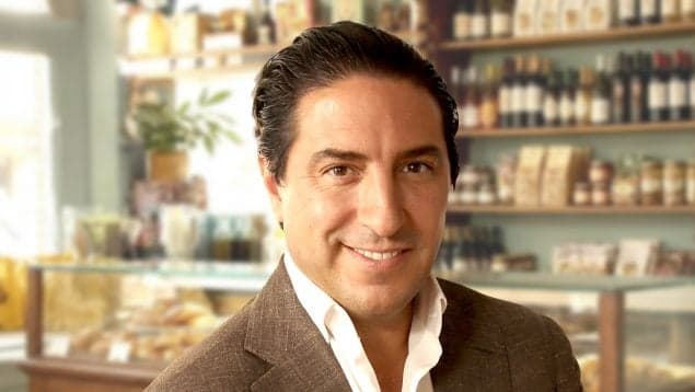 Josué Reyzabal celebra circuitos urbanos de pantallas LED